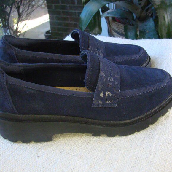 Clarks NEW Calla Ease navy blue genuine suede leather chunky loafers, Sz 6 - Picture 7 of 10